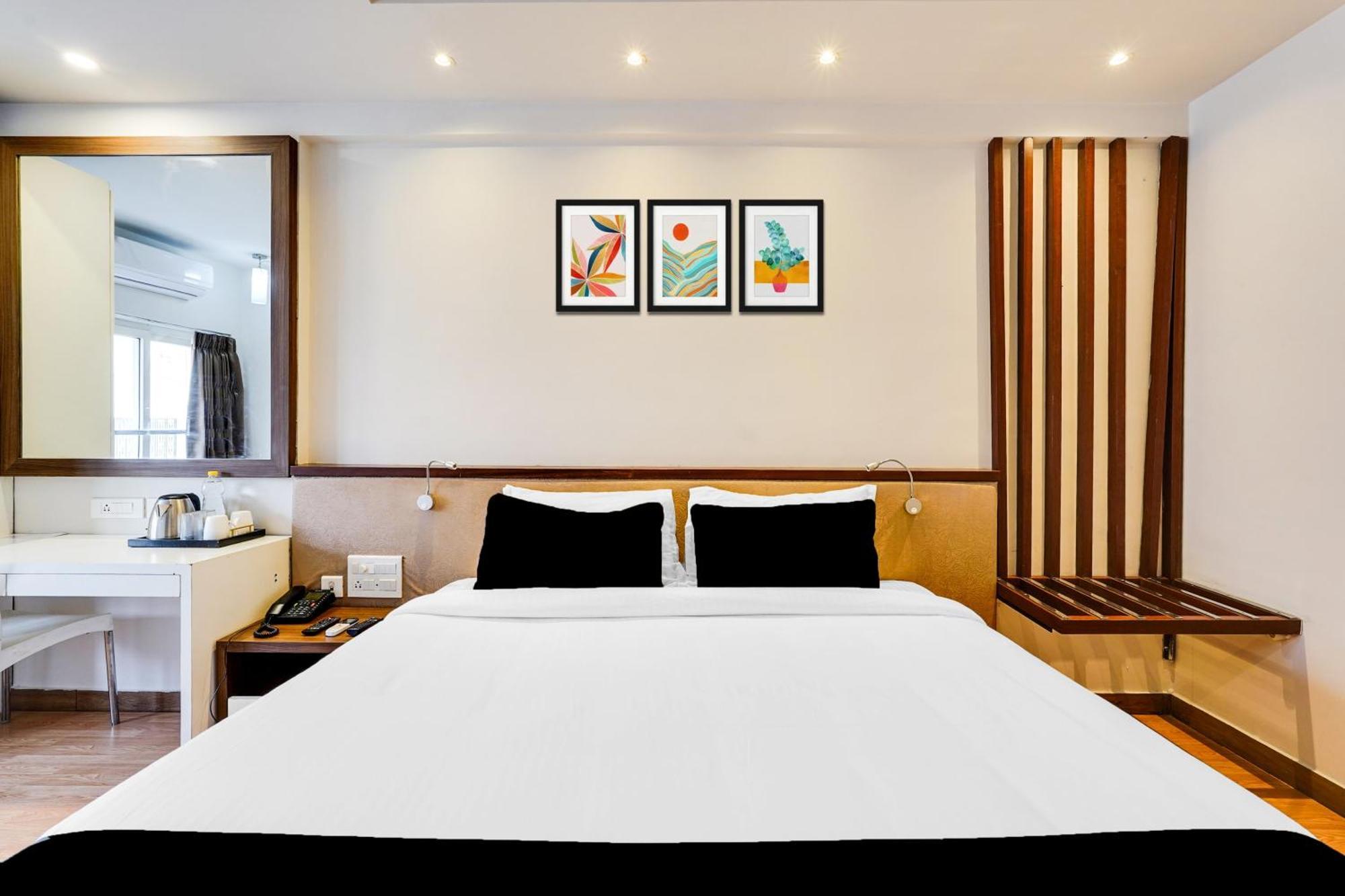 Super Townhouse Oak Kodambakkam Formerly Cine City Madras Buitenkant foto
