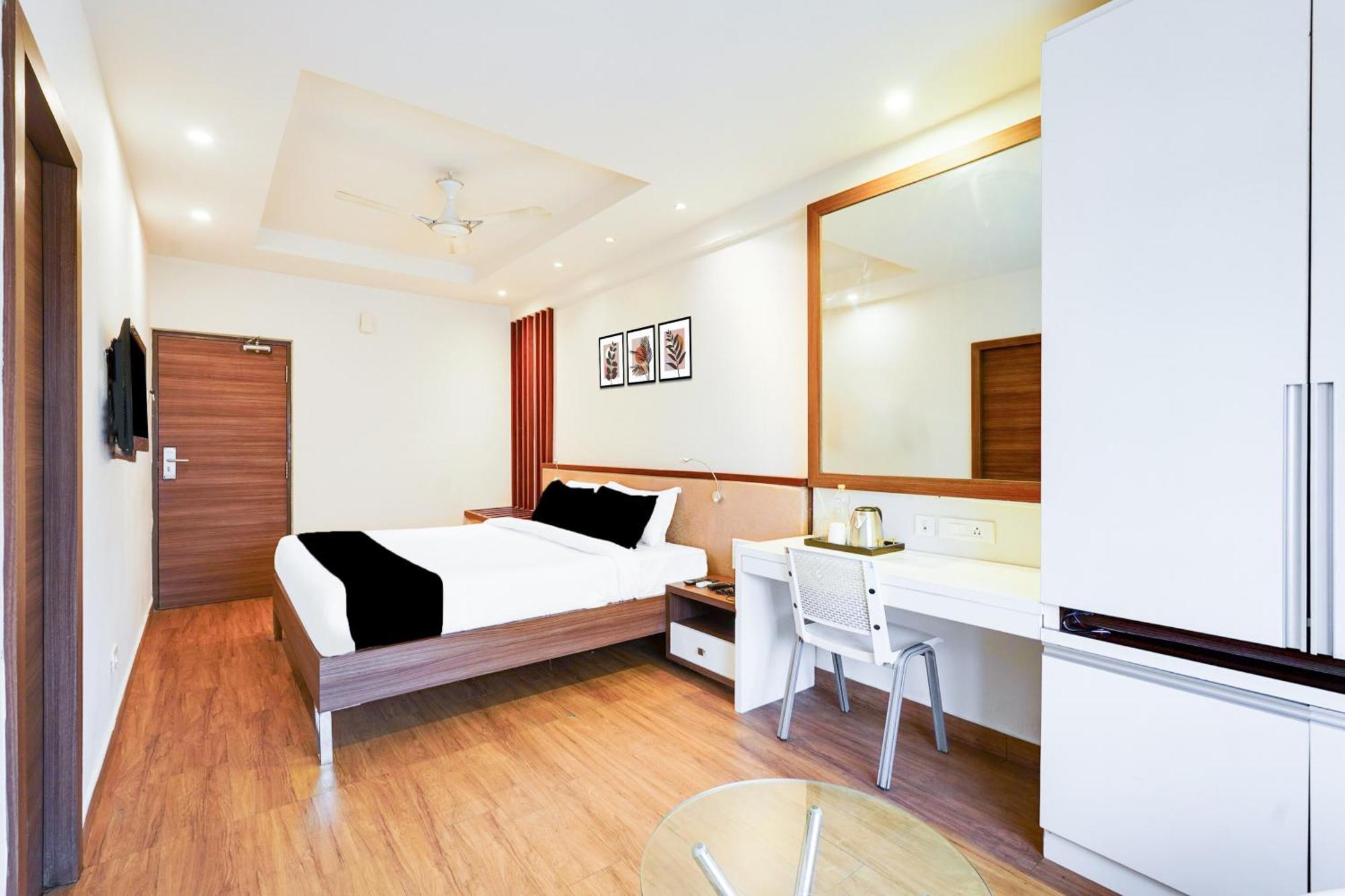 Super Townhouse Oak Kodambakkam Formerly Cine City Madras Buitenkant foto