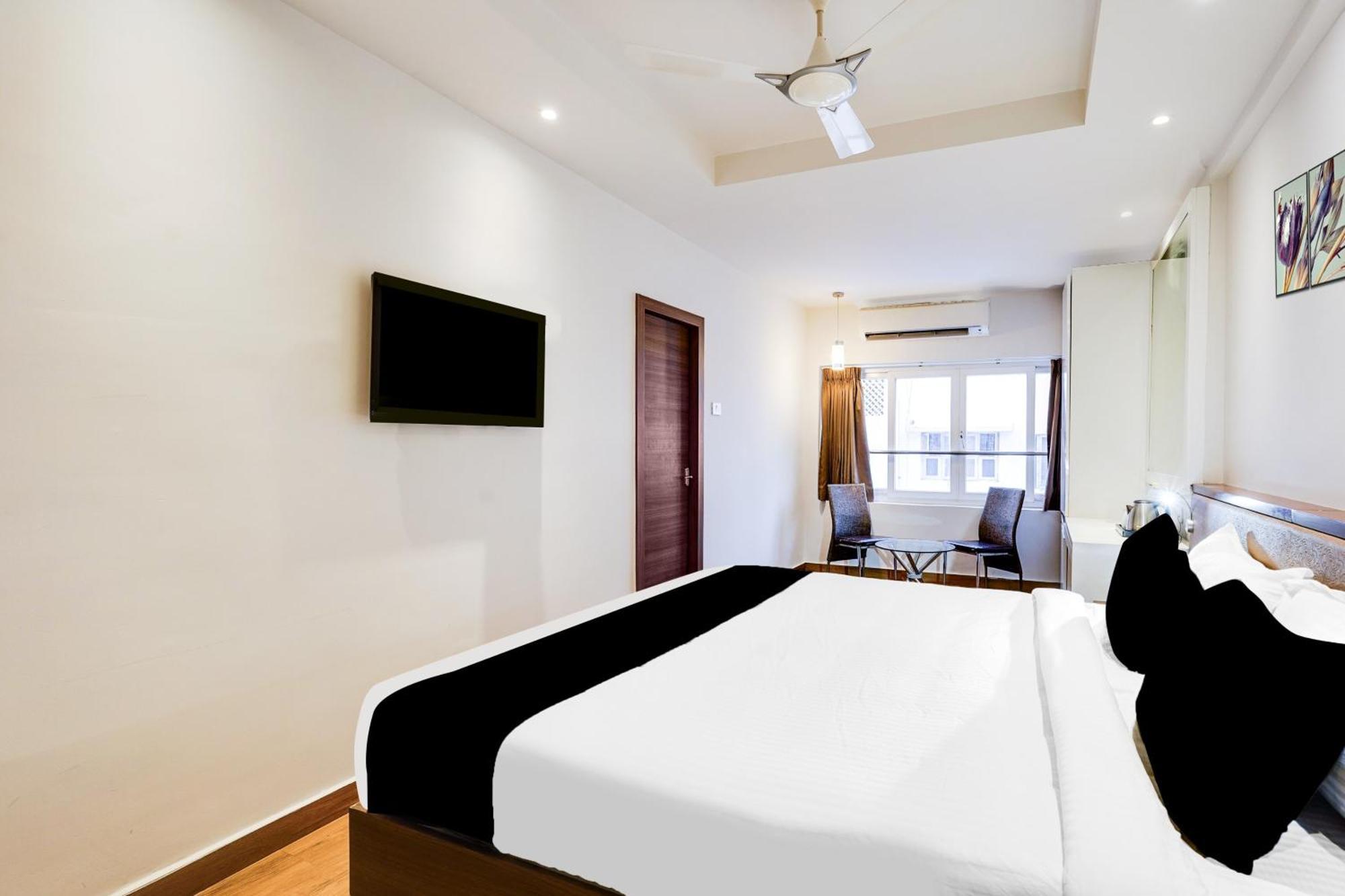 Super Townhouse Oak Kodambakkam Formerly Cine City Madras Buitenkant foto